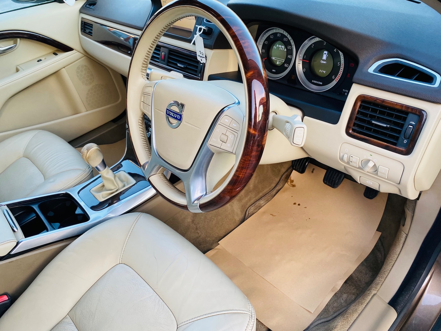 Used Volvo XC70 2012 for sale - 76892350: Photo 17