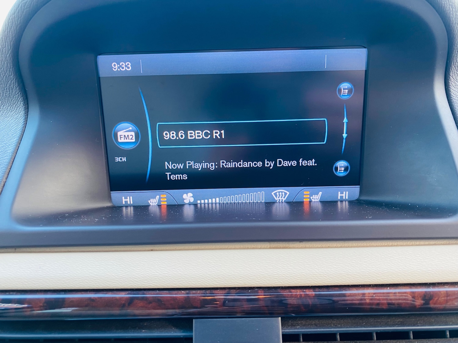 Used Volvo XC70 2012 for sale - 76892350: Photo 21