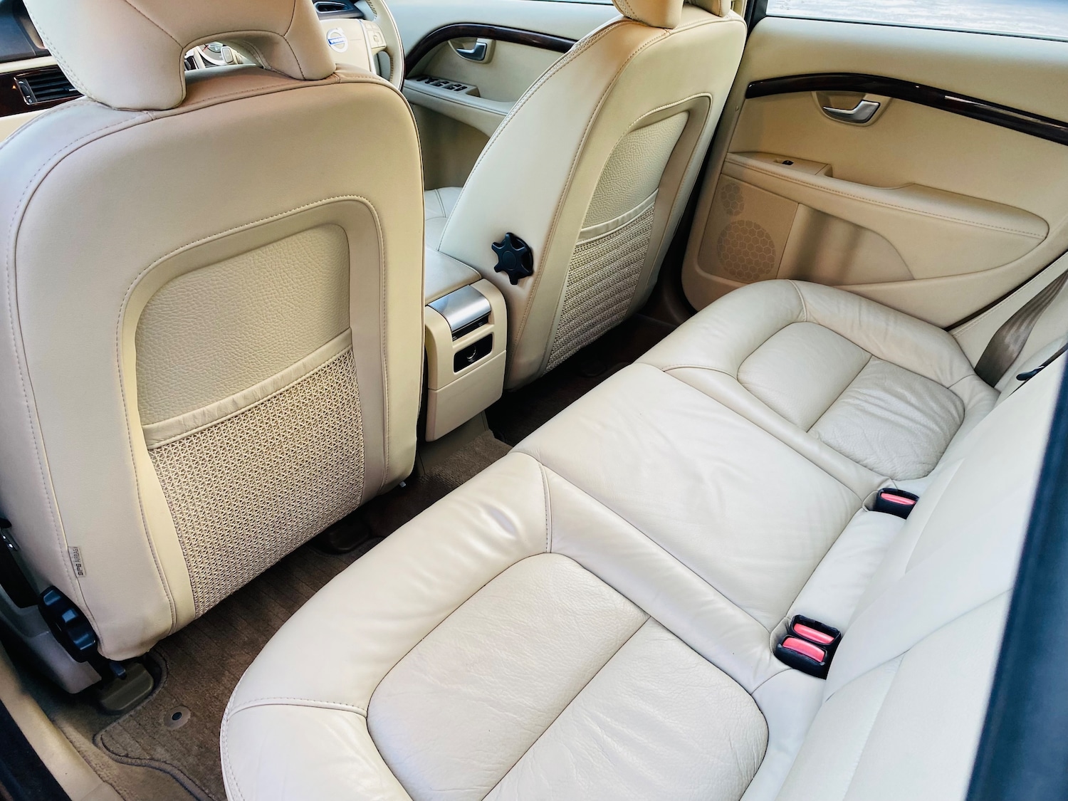 Used Volvo XC70 2012 for sale - 76892350: Photo 28