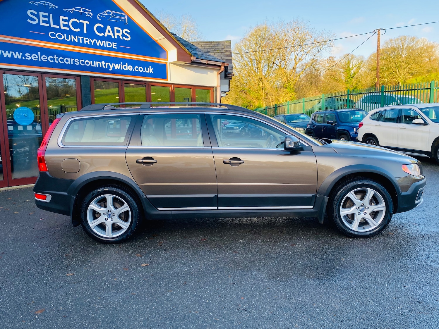 Used Volvo XC70 2012 for sale - 76892350: Photo 9