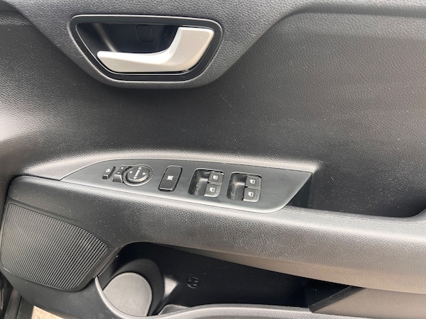 Used Kia Stonic 2018 for sale - 75995634: Photo 22
