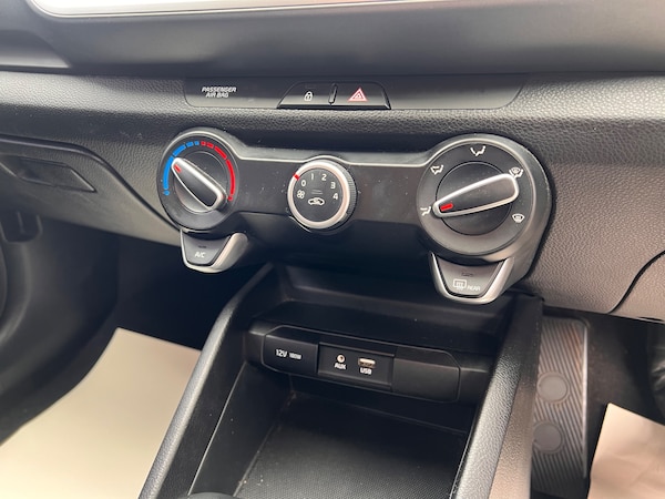 Used Kia Stonic 2018 for sale - 75995634: Photo 24