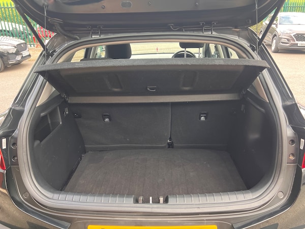 Used Kia Stonic 2018 for sale - 75995634: Photo 8