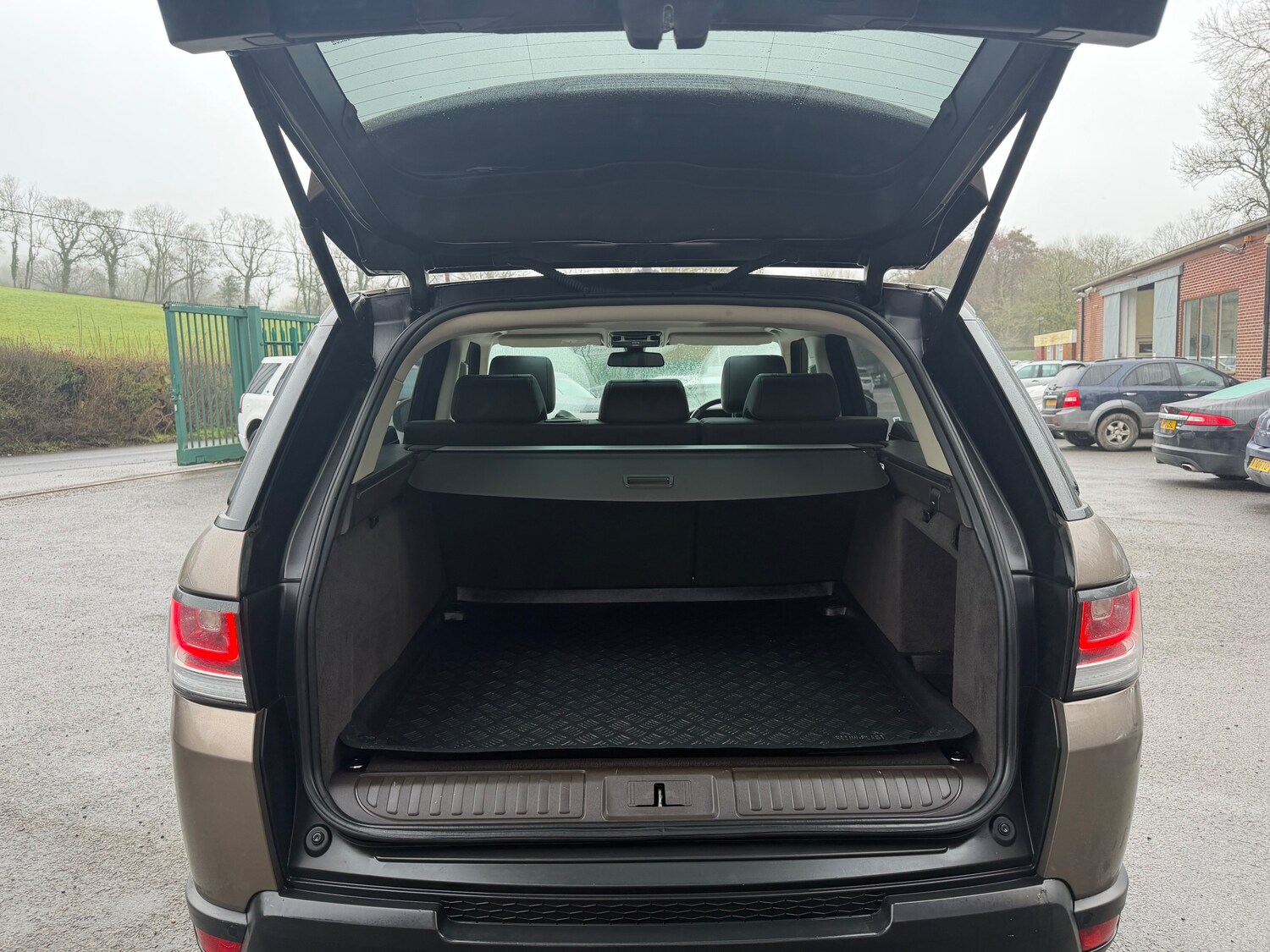 Used Land Rover Range Rover Sport 2016 for sale - 77501930: Photo 8