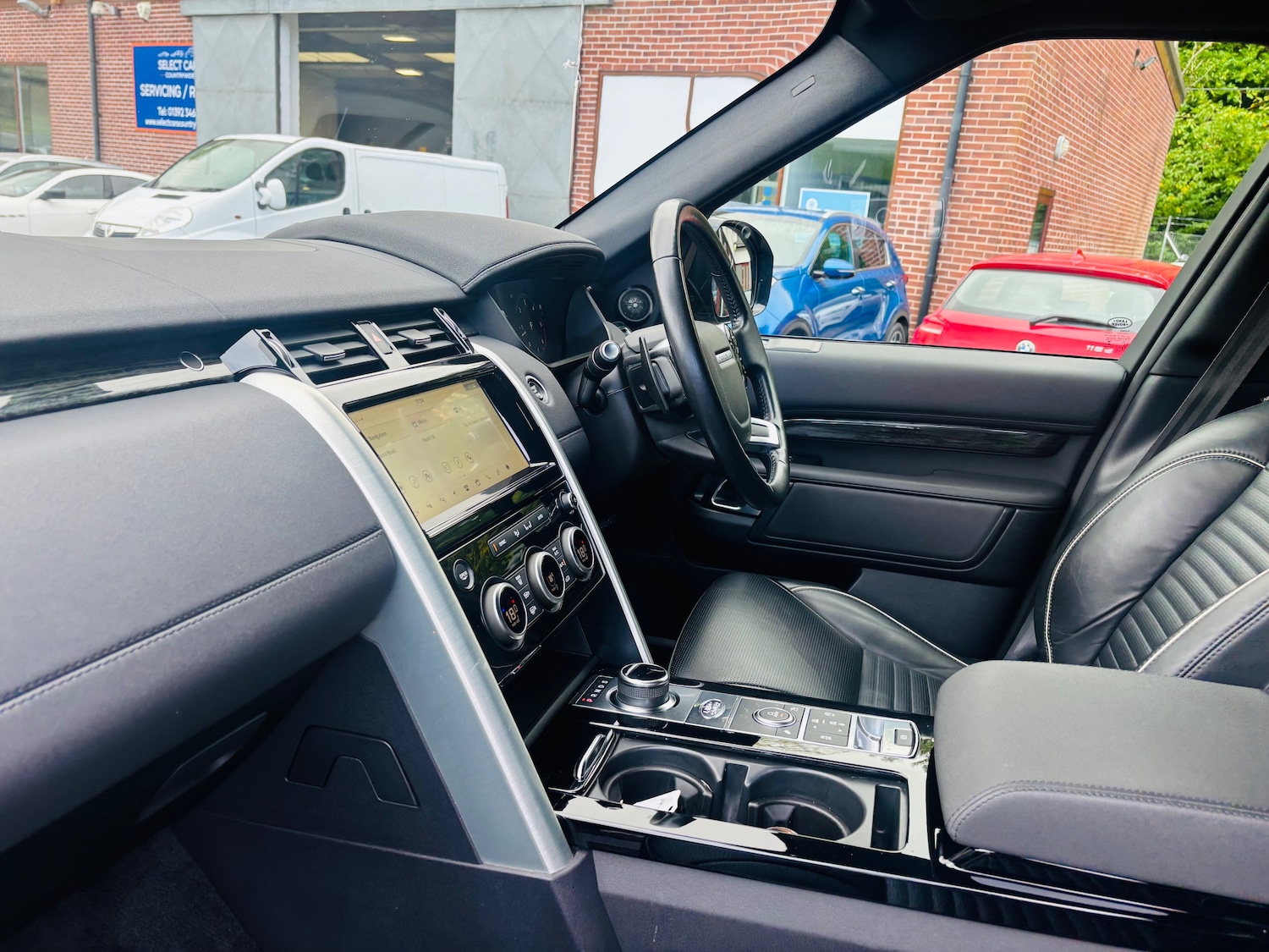 Used Land Rover Discovery 2020 for sale - 76909282: Photo 25