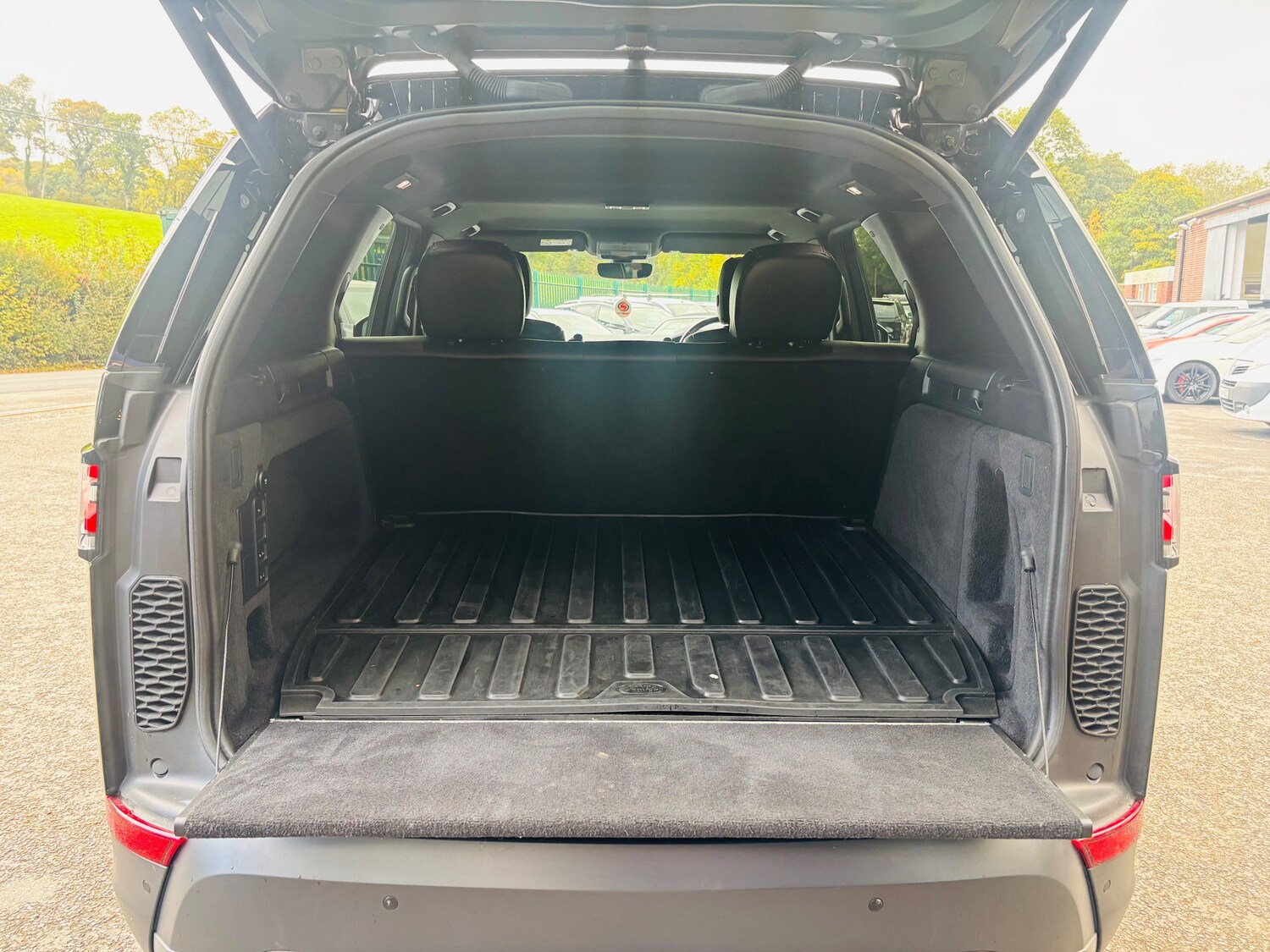 Used Land Rover Discovery 2020 for sale - 76909282: Photo 8