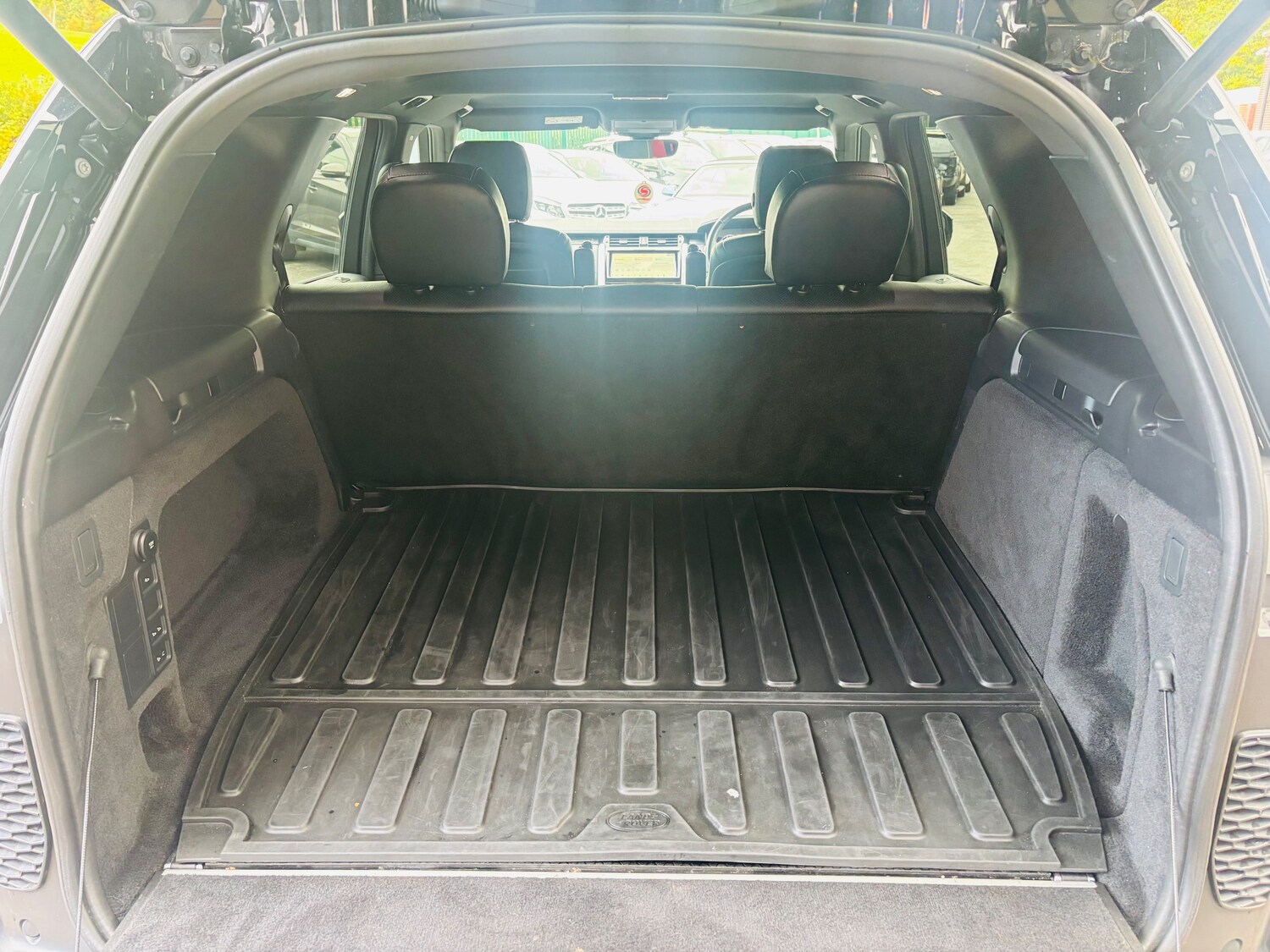 Used Land Rover Discovery 2020 for sale - 76909282: Photo 9