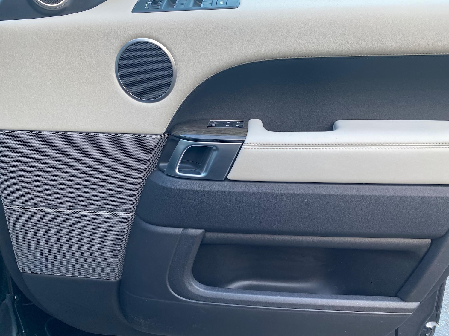 Used Land Rover Range Rover Sport 2015 for sale - 76863077: Photo 30