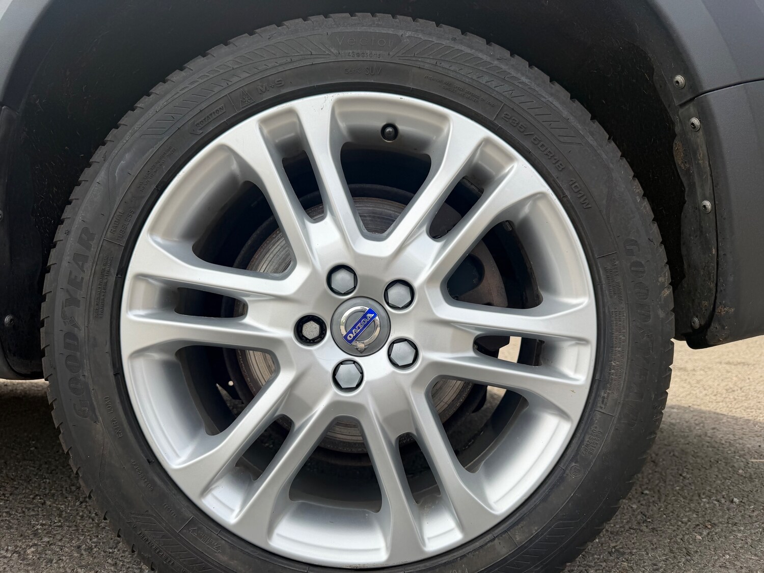 Used Volvo XC70 2015 for sale - 78197224: Photo 30