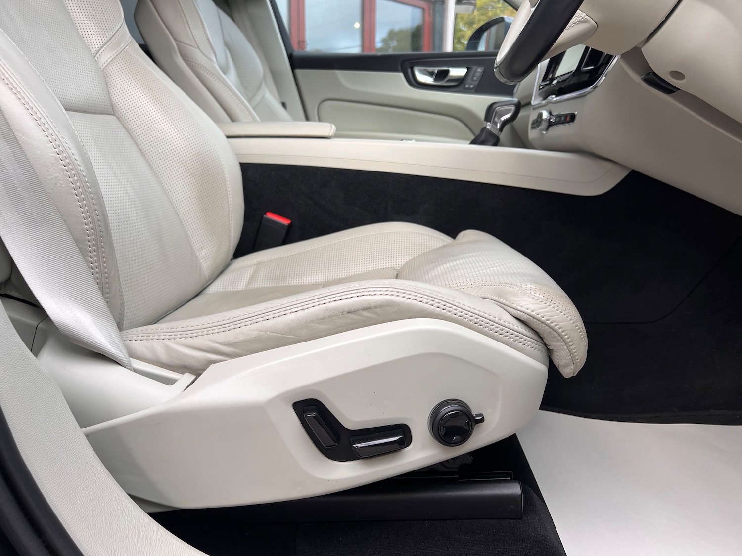 Used Volvo XC60 2017 for sale - 76087274: Photo 21