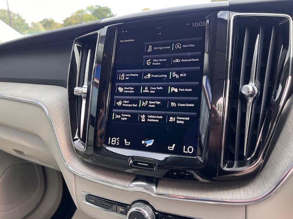 Used Volvo XC60 2017 for sale - 76087274: Photo 24