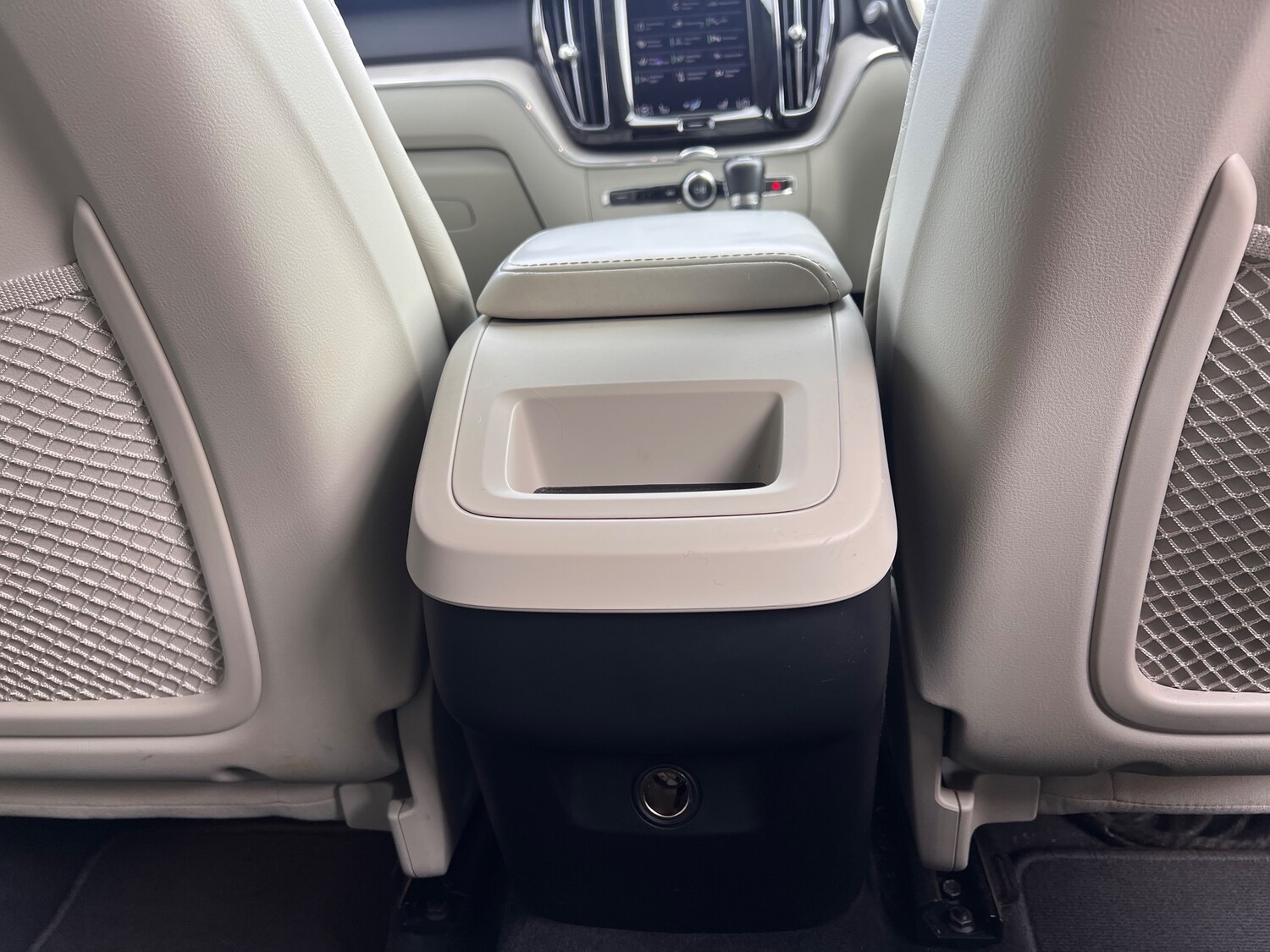 Used Volvo XC60 2017 for sale - 76087274: Photo 34