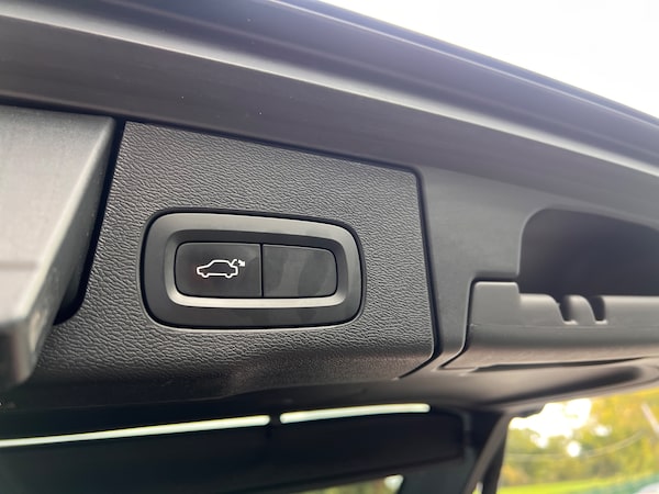 Used Volvo XC60 2017 for sale - 76087274: Photo 35