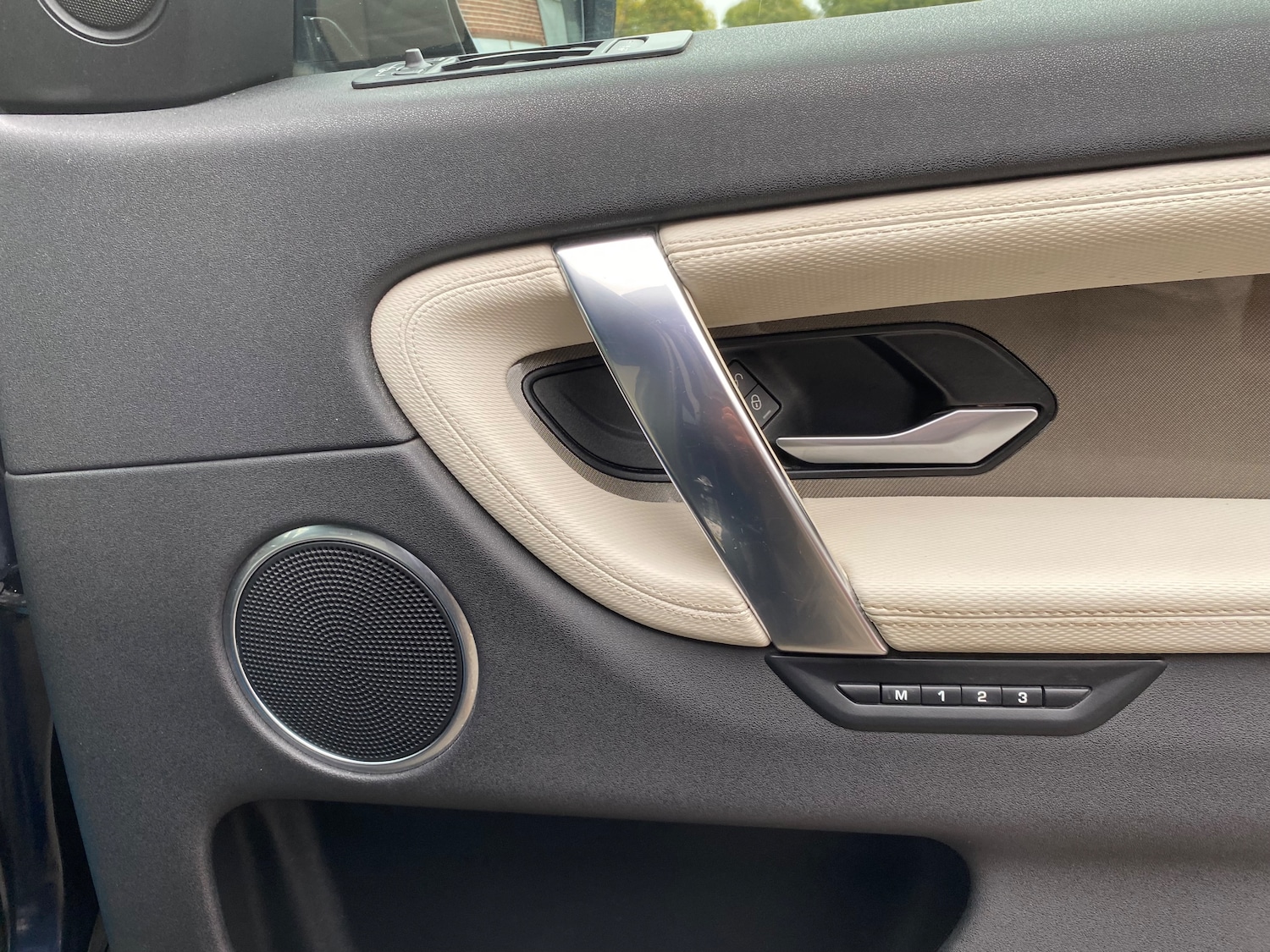 Used Land Rover Discovery Sport 2020 for sale - 76236887: Photo 25