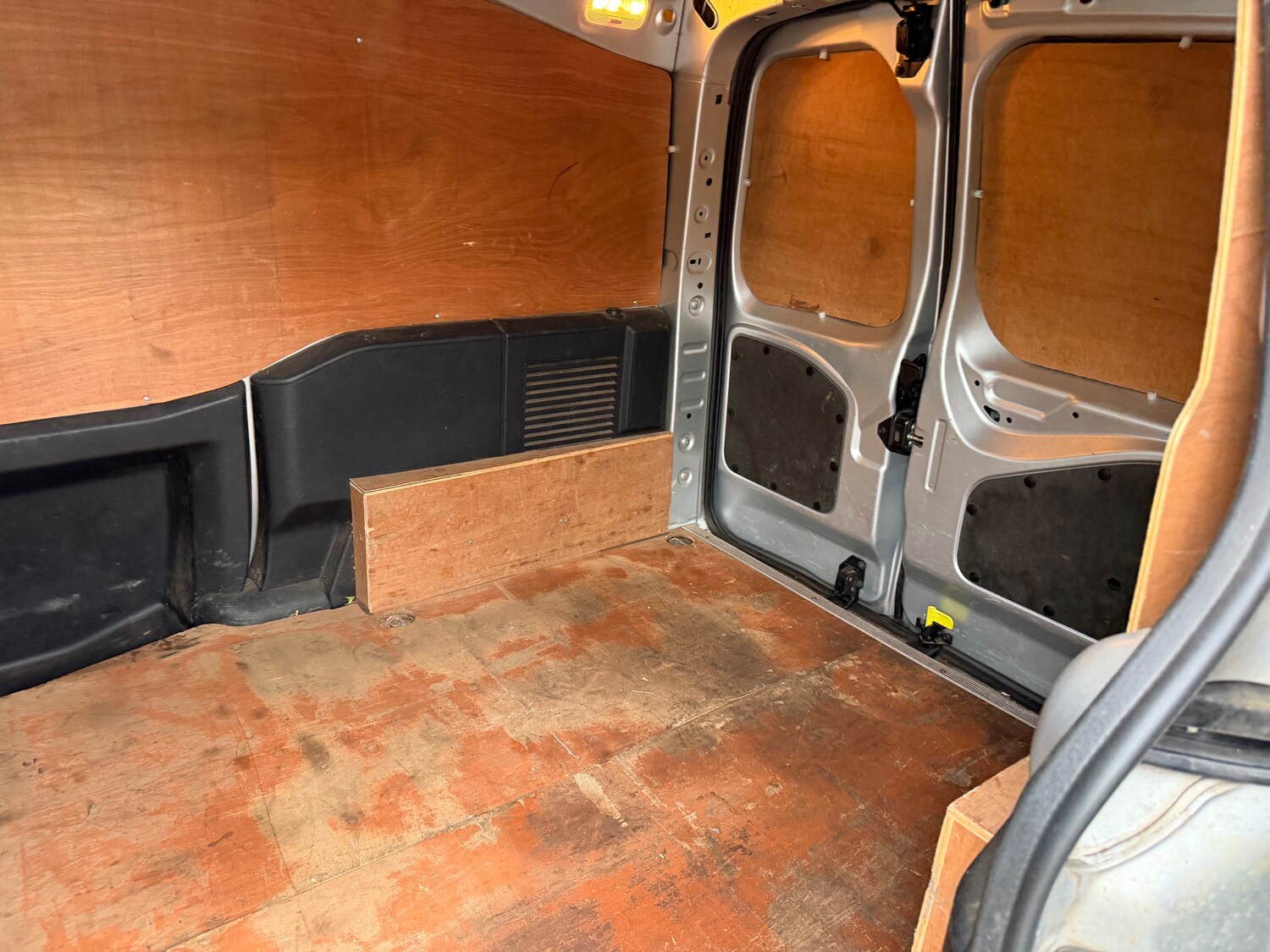 Used Peugeot Partner 2016 for sale - 76739395: Photo 29