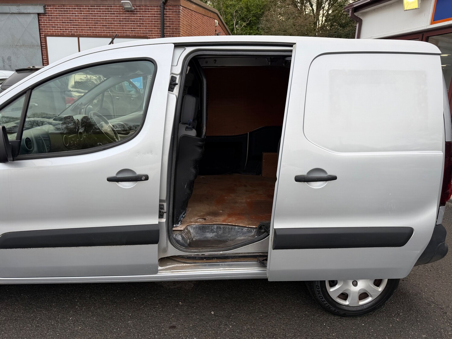 Used Peugeot Partner 2016 for sale - 76739395: Photo 30