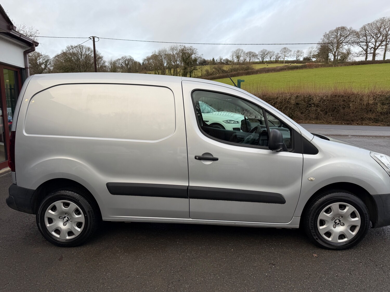 Used Peugeot Partner 2016 for sale - 76739395: Photo 9