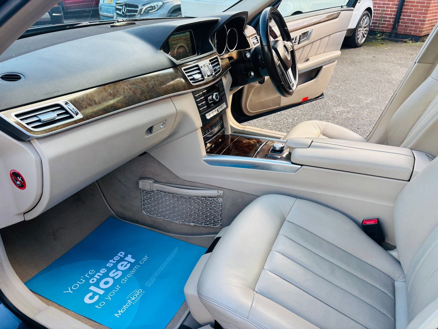 Used Mercedes-Benz E Class 2013 for sale - 76581272: Photo 32