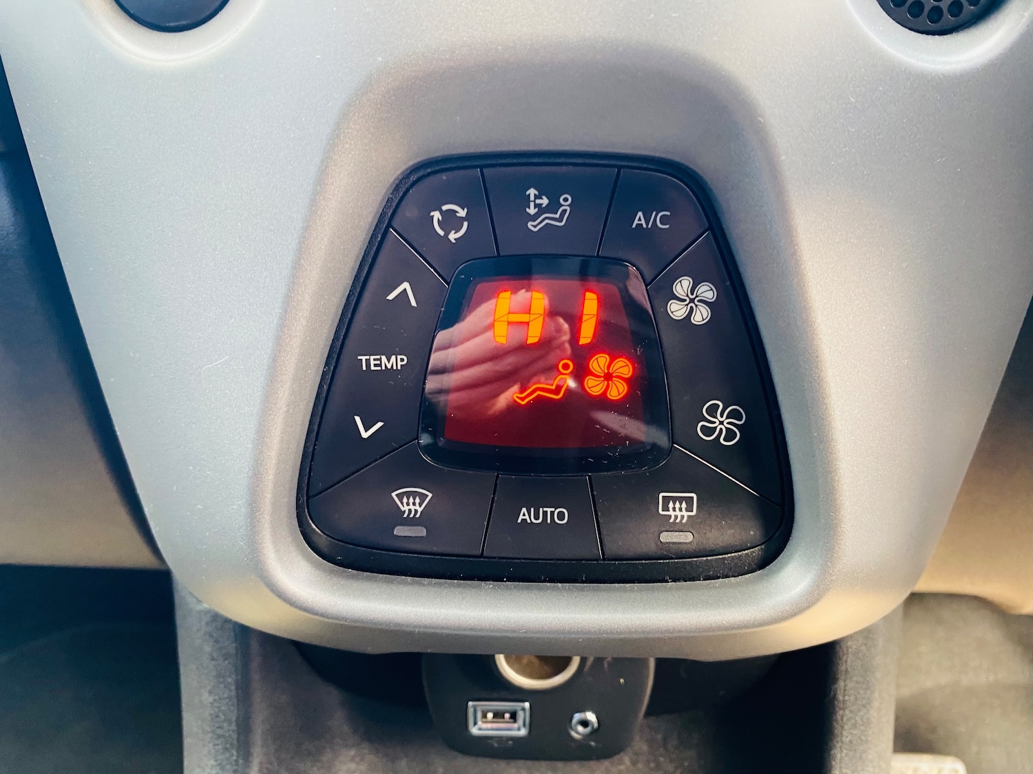 Used Toyota AYGO 2019 for sale - 76783331: Photo 24