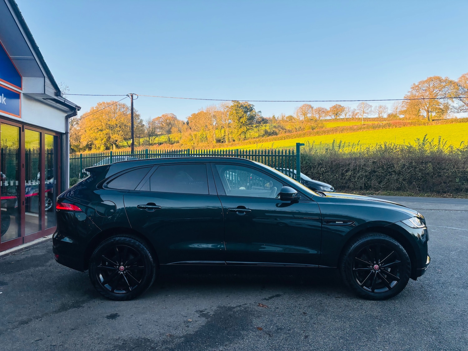 Used Jaguar F-Pace 2017 for sale - 76641649: Photo 9