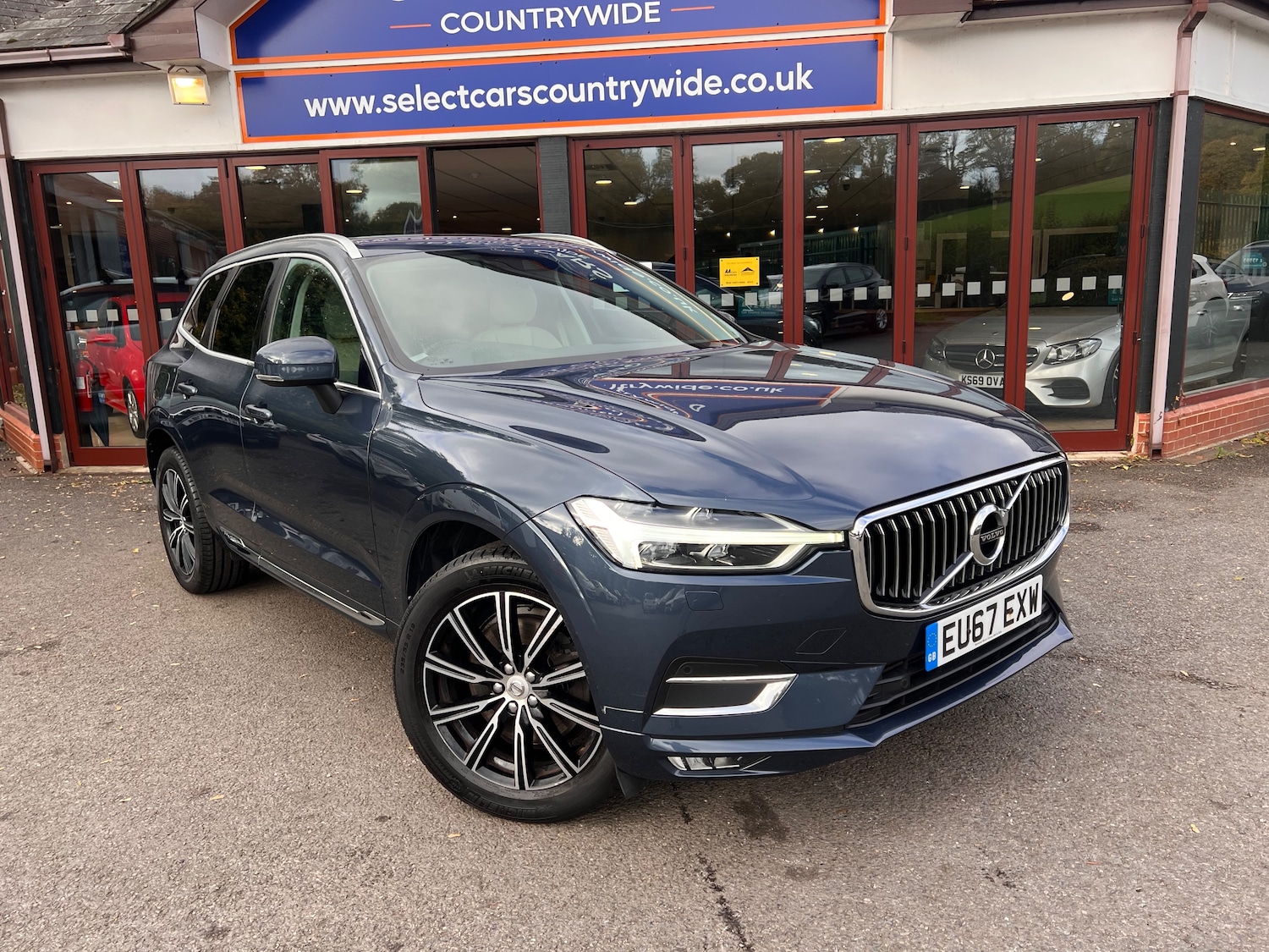 Used Volvo XC60 2017 for sale - 77094231: Photo 2