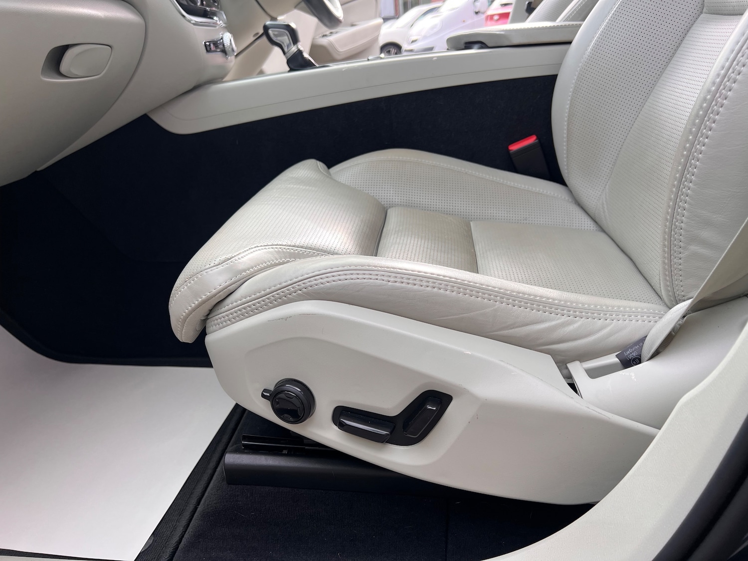 Used Volvo XC60 2017 for sale - 77094231: Photo 23