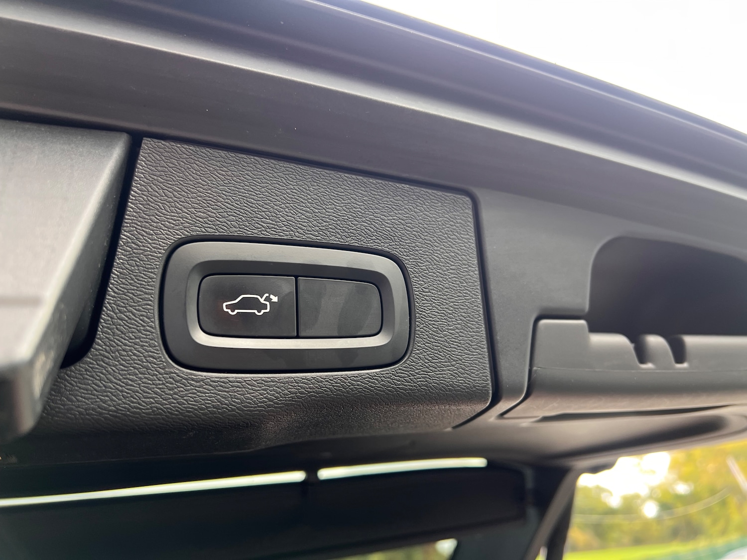 Used Volvo XC60 2017 for sale - 77094231: Photo 31