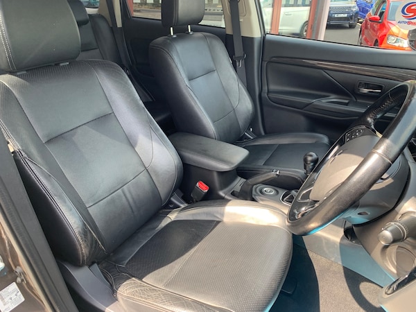 Used Mitsubishi Outlander 2016 for sale - 75648975: Photo 24