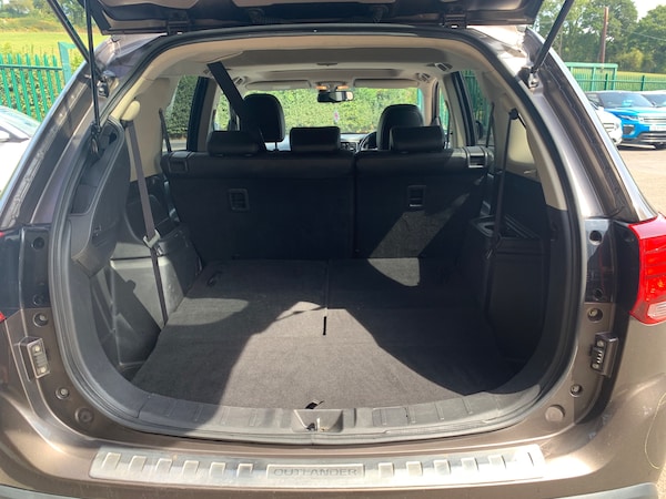 Used Mitsubishi Outlander 2016 for sale - 75648975: Photo 8