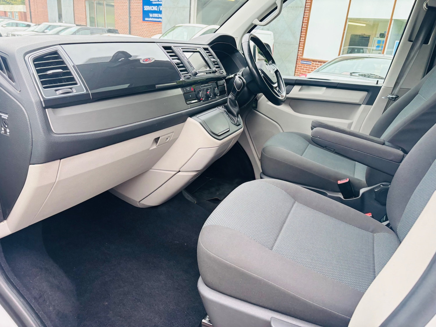 Used Volkswagen Transporter 2017 for sale - 75538878: Photo 24