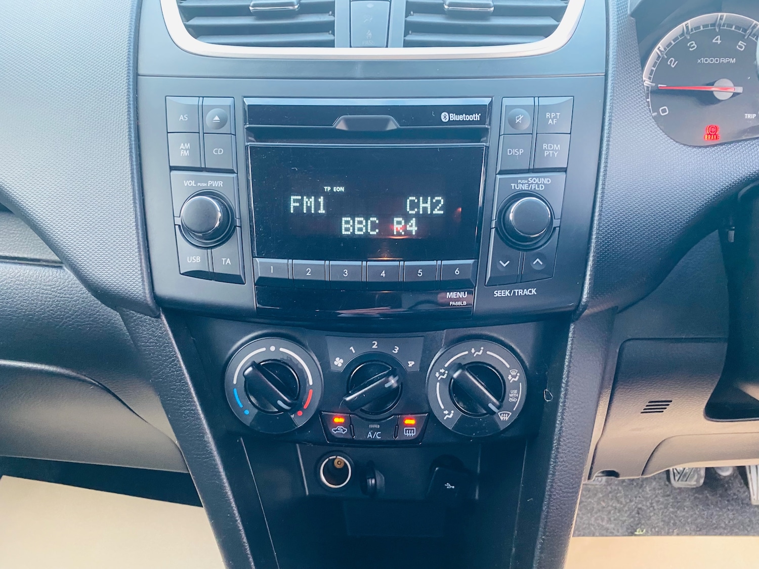 Used Suzuki Swift 2015 for sale - 77187629: Photo 22