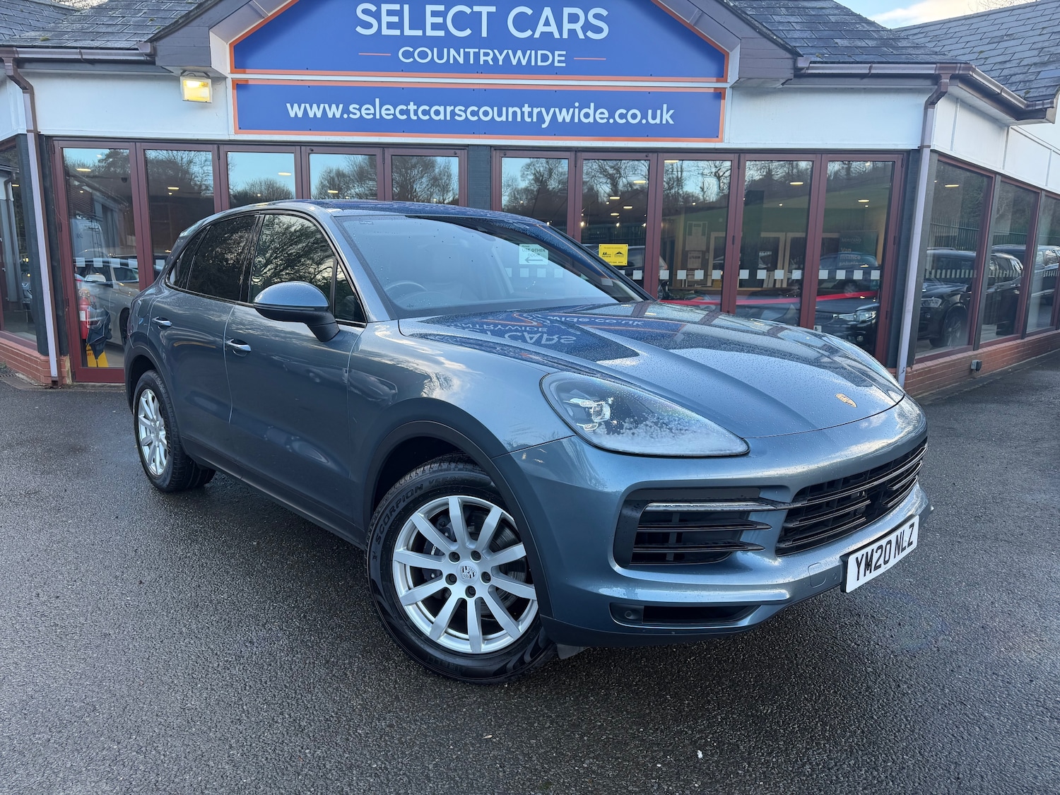 Used Porsche Cayenne for sale - 77570949: Photo 2