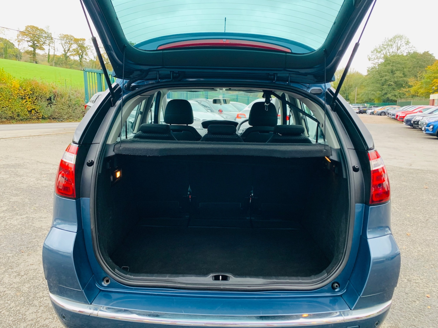 Used Citroen C4 Picasso 2012 for sale - 76416548: Photo 28