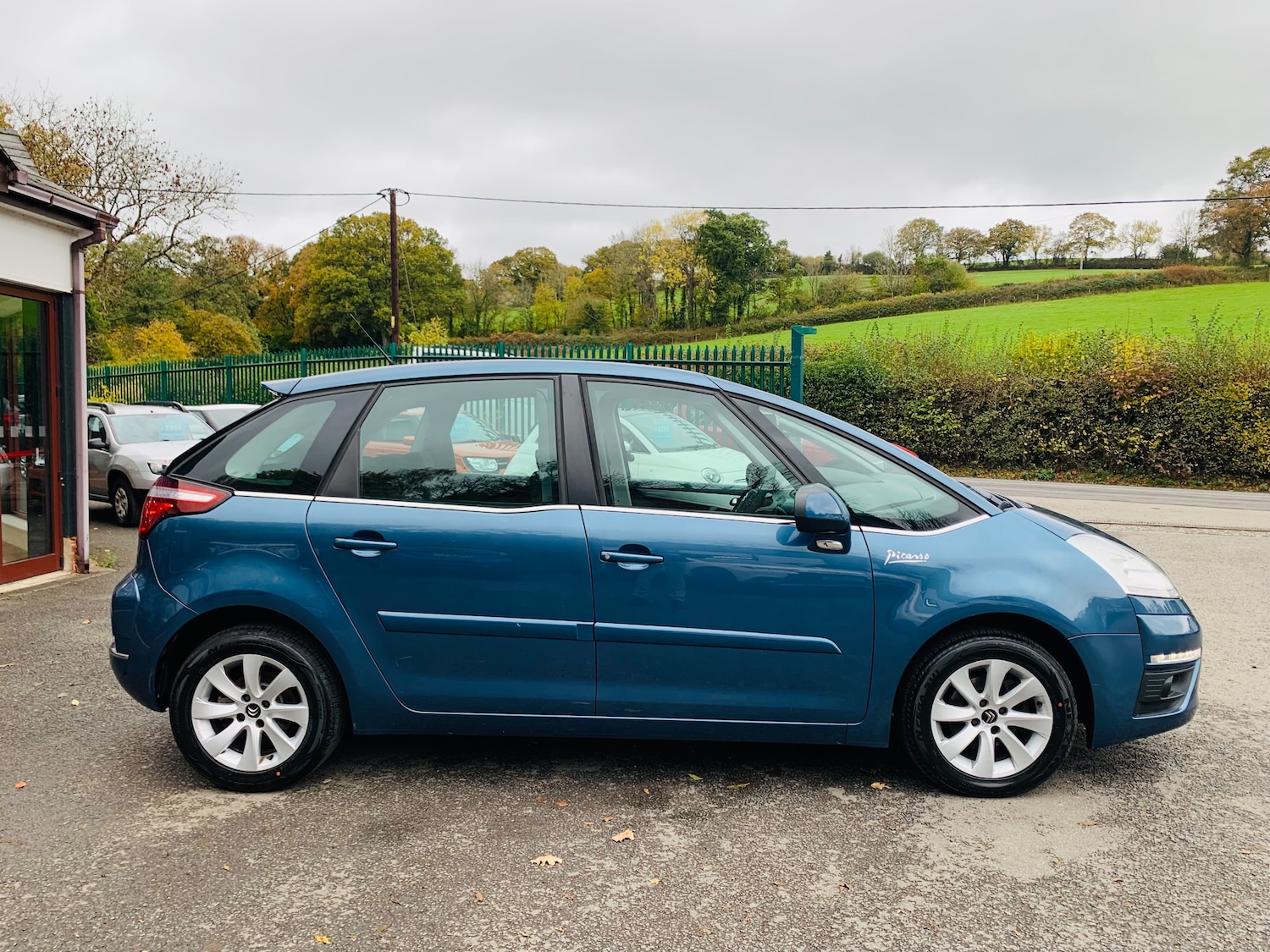 Used Citroen C4 Picasso 2012 for sale - 76416548: Photo 9