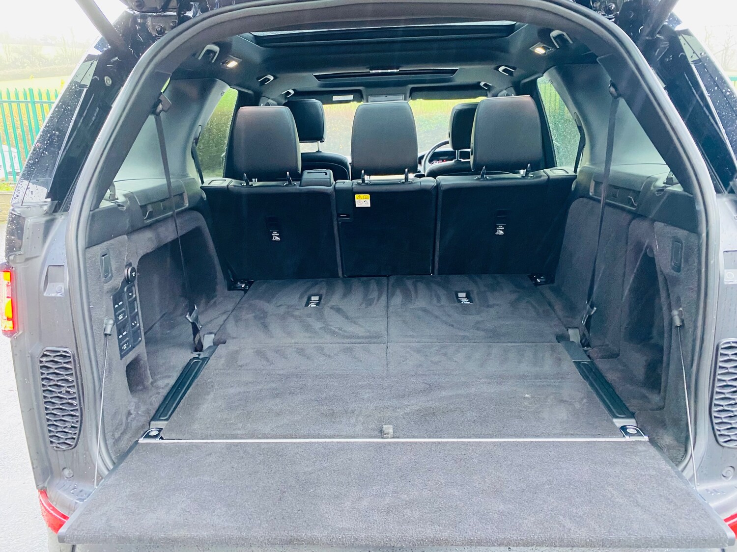 Used Land Rover Discovery 2019 for sale - 76762532: Photo 11