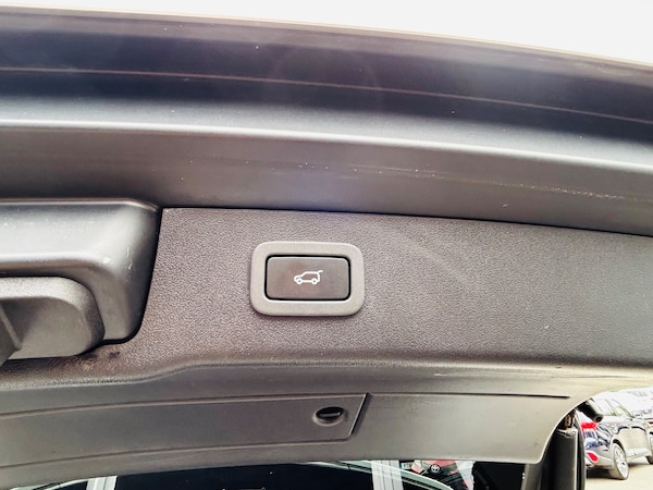 Used Jaguar XF 2018 for sale - 74759762: Photo 16