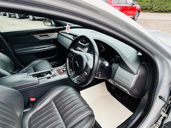 Used Jaguar XF 2018 for sale - 74759762: Photo 3
