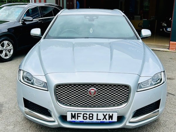 Used Jaguar XF 2018 for sale - 74759762: Photo 4