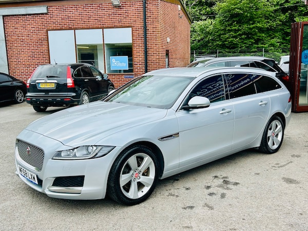 Used Jaguar XF 2018 for sale - 74759762: Photo 5