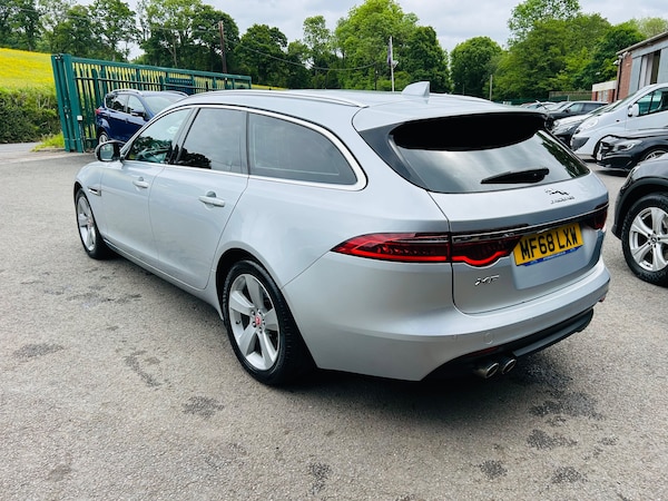 Used Jaguar XF 2018 for sale - 74759762: Photo 7