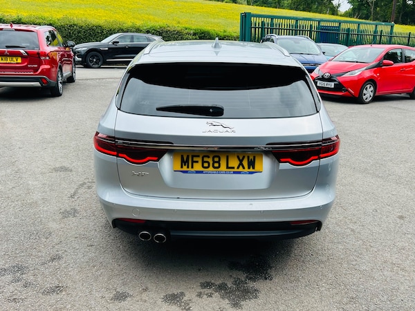 Used Jaguar XF 2018 for sale - 74759762: Photo 8