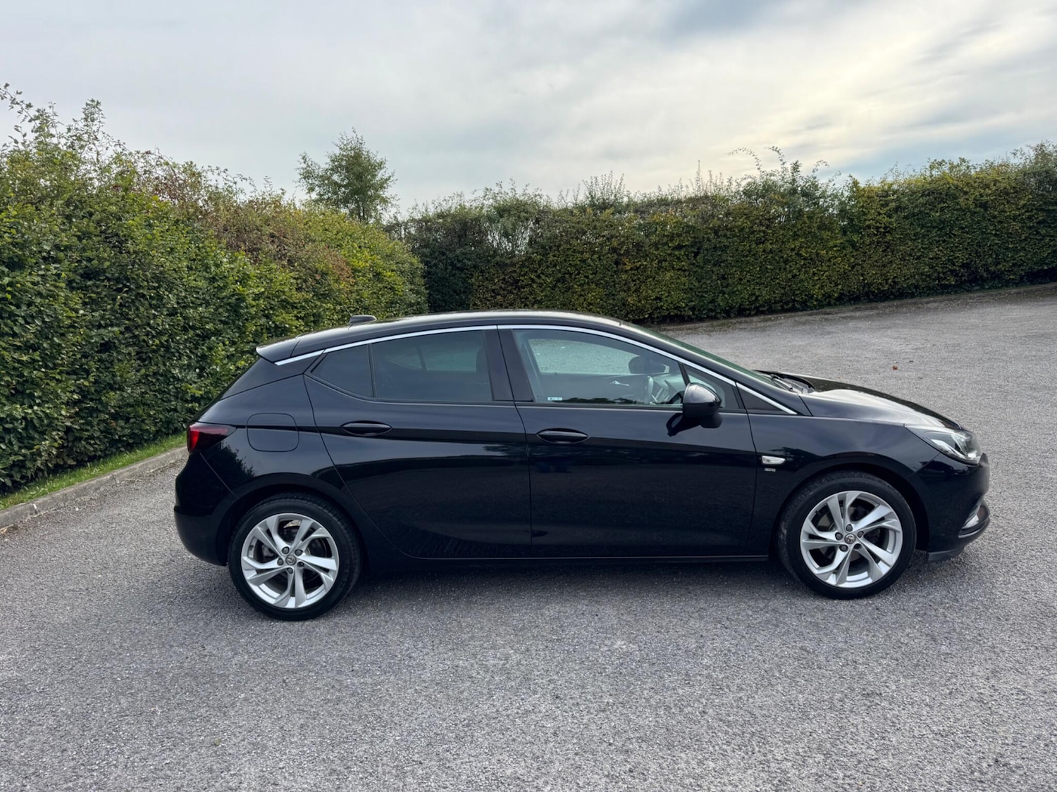 Used Vauxhall Astra 2018 for sale - 76094791: Photo 2
