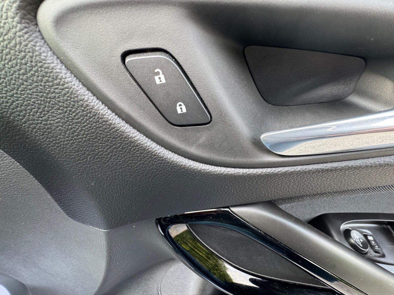 Used Vauxhall Astra 2018 for sale - 76094791: Photo 30