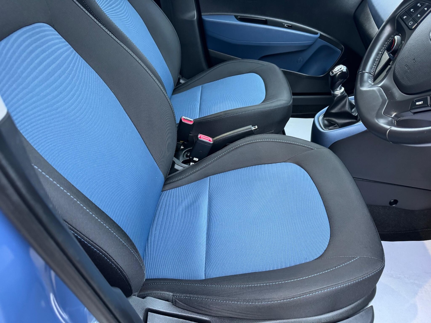 Used Hyundai i10 2014 for sale - 76832646: Photo 14