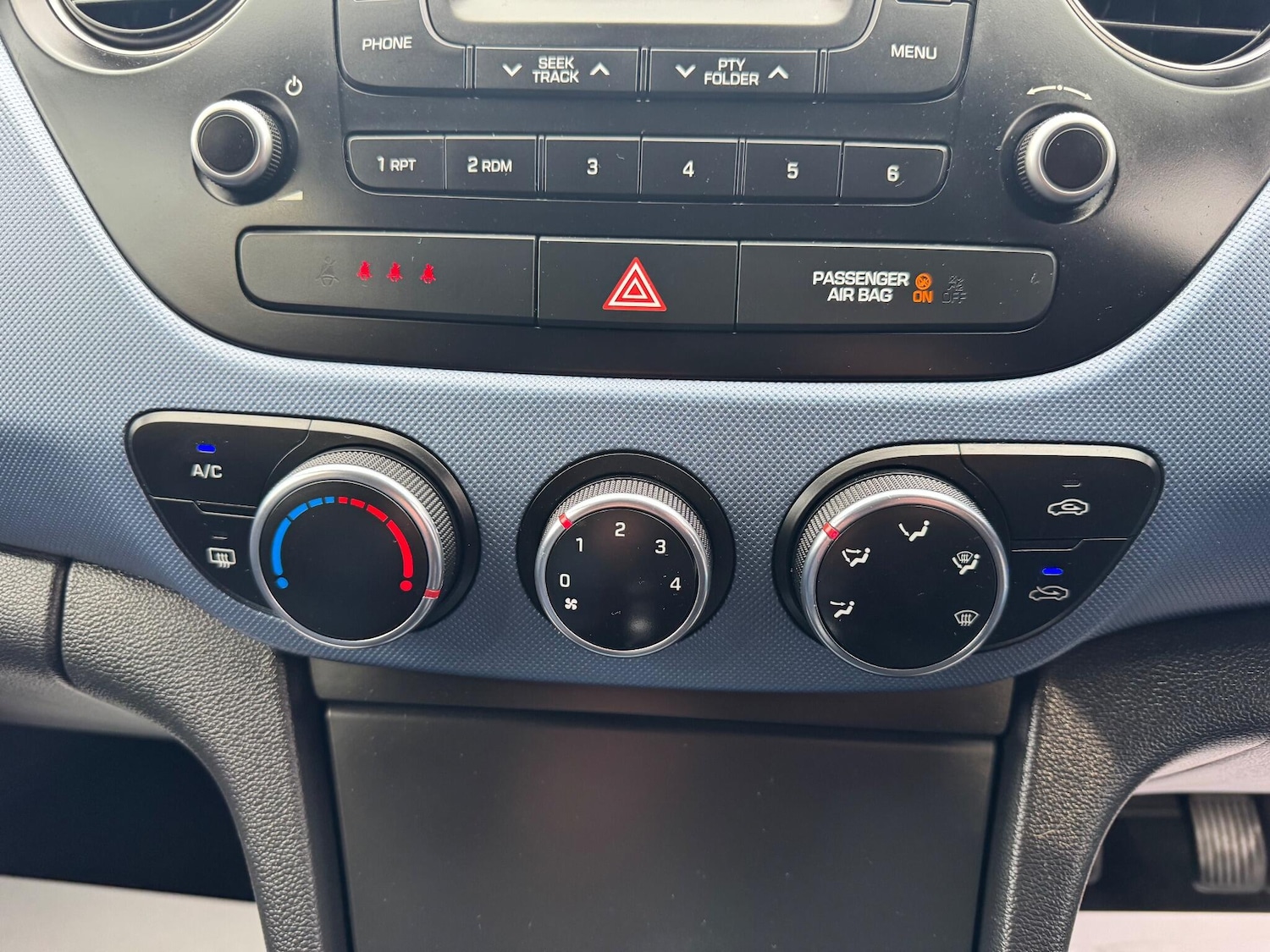 Used Hyundai i10 2014 for sale - 76832646: Photo 21