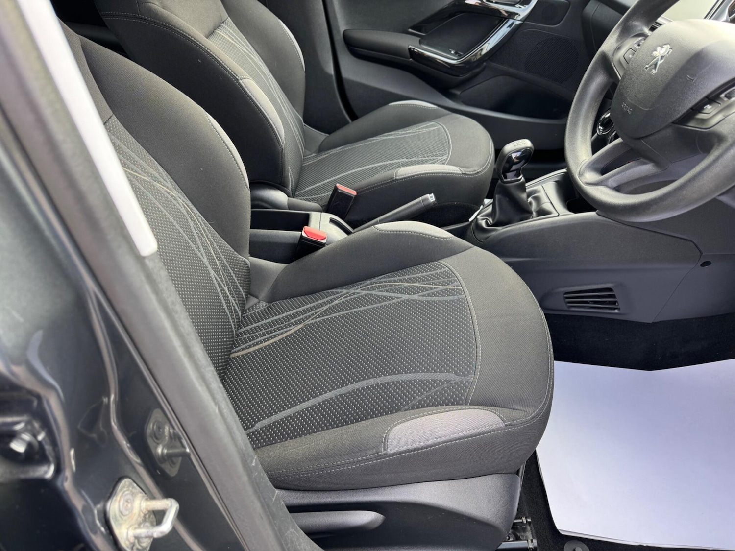 Used Peugeot 208 2015 for sale - 76175070: Photo 10