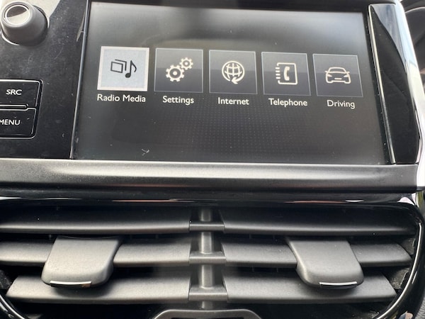 Used Peugeot 208 2015 for sale - 76175070: Photo 14