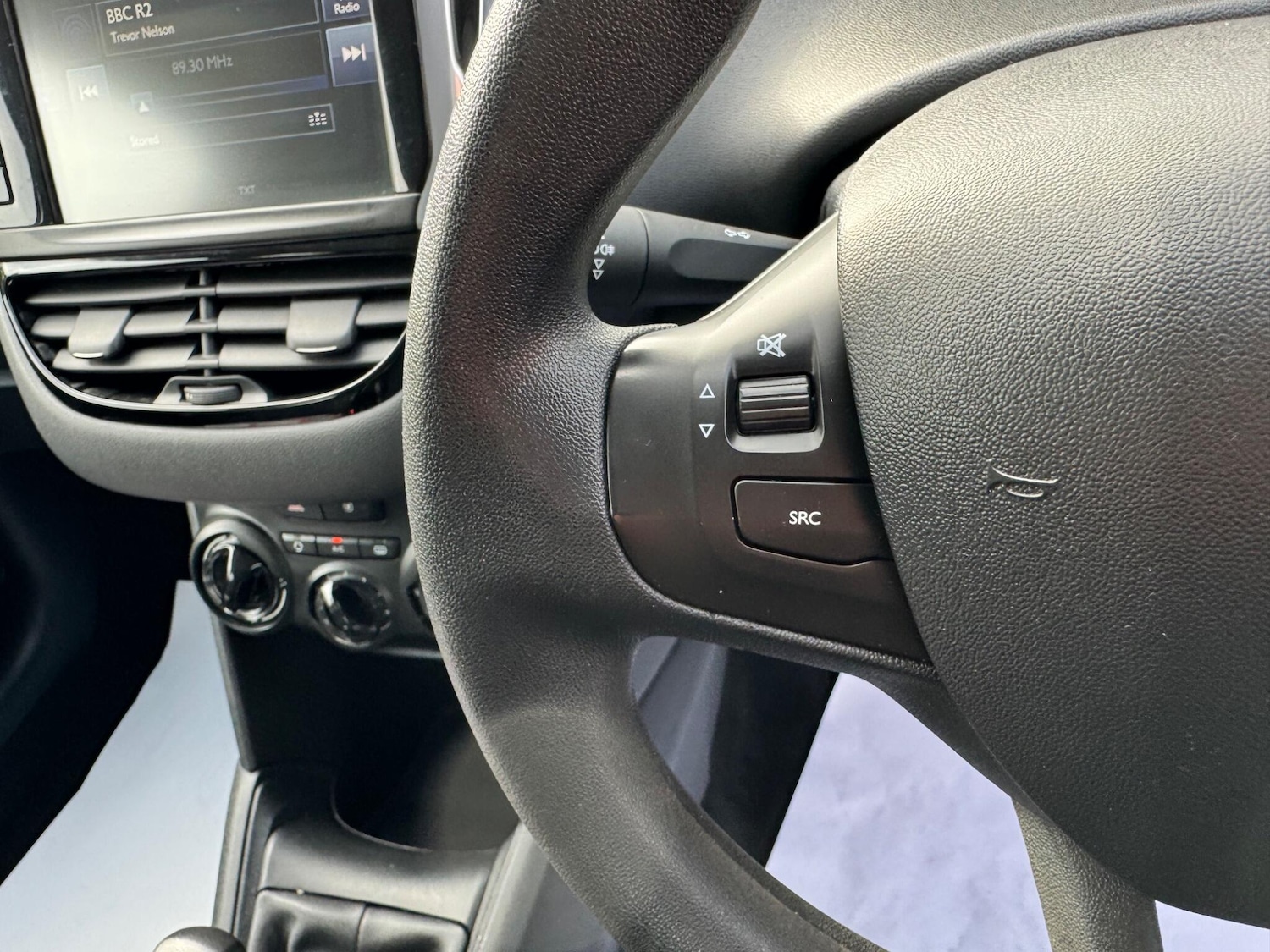 Used Peugeot 208 2015 for sale - 76175070: Photo 20