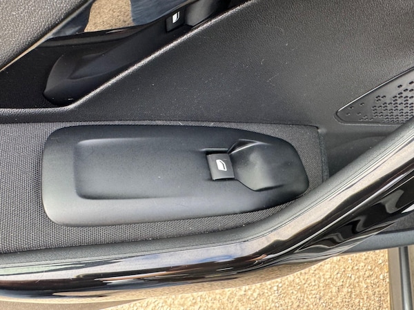 Used Peugeot 208 2015 for sale - 76175070: Photo 22