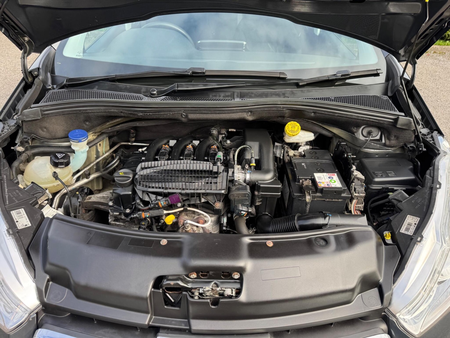 Used Peugeot 208 2015 for sale - 76175070: Photo 26